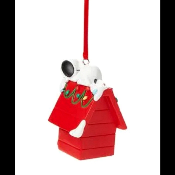 Peanuts Snoopy on Holiday Doghouse Hallmark Christmas Tree Ornament - Picture 9 of 16